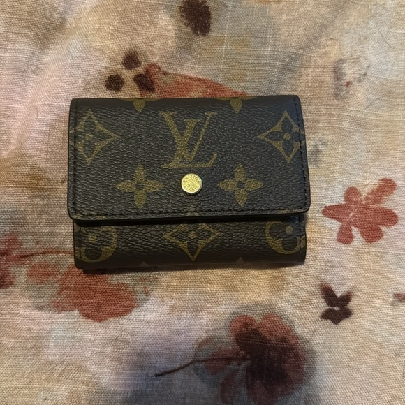 Louis Vuitton Micro Wallet - Picture 8 of 15